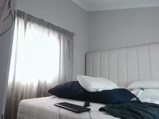 Bustygoddess32's Live Sex Cam Show