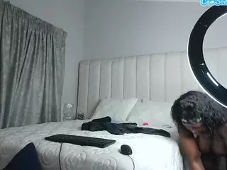 Bustygoddess32's Live Sex Cam Show