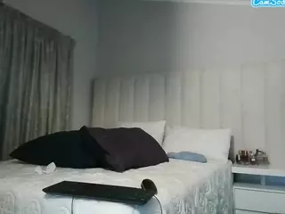 Bustygoddess32's Live Sex Cam Show