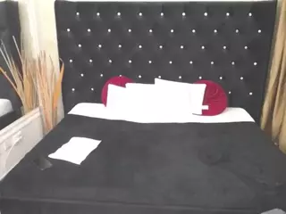 Lillyhott's Live Sex Cam Show