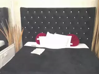 Lillyhott's Live Sex Cam Show