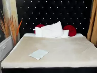 Lillyhott's Live Sex Cam Show