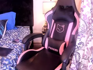Hottiefreckles's Live Sex Cam Show