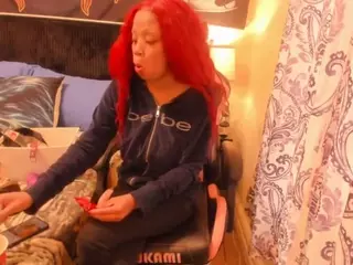 Hottiefreckles's Live Sex Cam Show