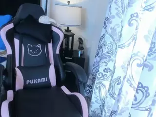 Hottiefreckles's Live Sex Cam Show