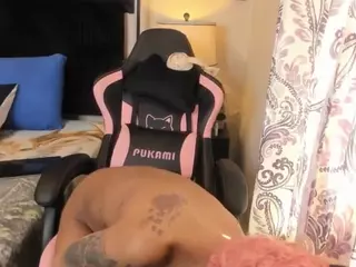 Hottiefreckles's Live Sex Cam Show