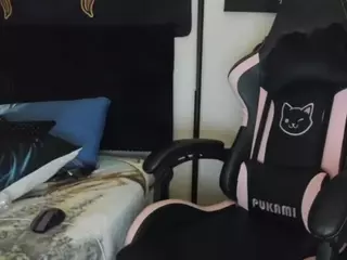 Hottiefreckles's Live Sex Cam Show