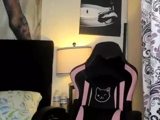 KITTIEFRECKLES's Live Sex Cam Show