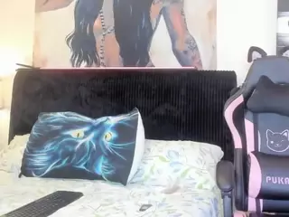 KITTIEFRECKLES's Live Sex Cam Show