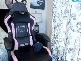KITTIEFRECKLES's Live Sex Cam Show