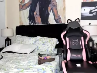 KITTIEFRECKLES's Live Sex Cam Show