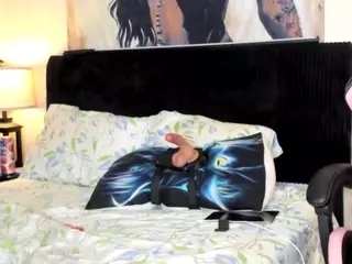 KITTIEFRECKLES's Live Sex Cam Show