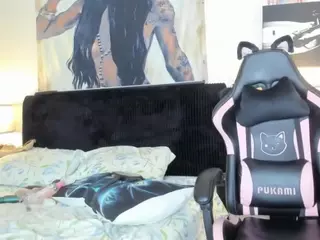 KITTIEFRECKLES's Live Sex Cam Show