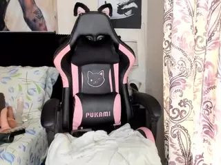KITTIEFRECKLES's Live Sex Cam Show