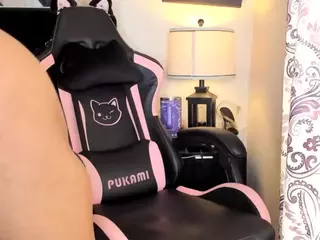 KITTIEFRECKLES's Live Sex Cam Show