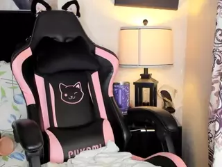 KITTIEFRECKLES's Live Sex Cam Show