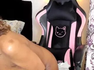 KITTIEFRECKLES's Live Sex Cam Show