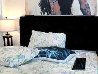KITTIEFRECKLES's Live Sex Cam Show