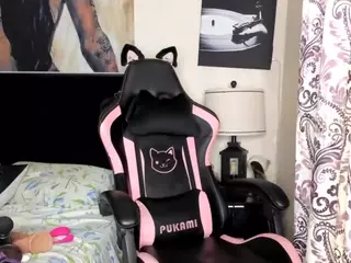 KITTIEFRECKLES's Live Sex Cam Show