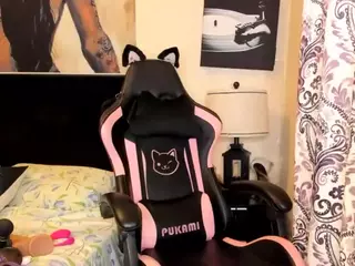 KITTIEFRECKLES's Live Sex Cam Show