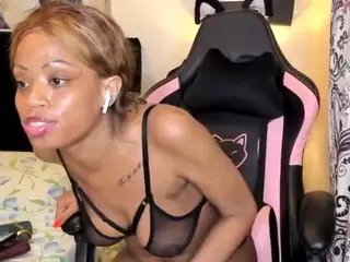 KITTIEFRECKLES's Live Sex Cam Show