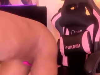 KITTIEFRECKLES's Live Sex Cam Show