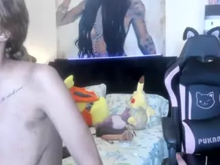 KITTIEFRECKLES's Live Sex Cam Show