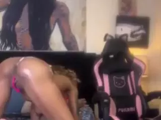 KITTIEFRECKLES's Live Sex Cam Show