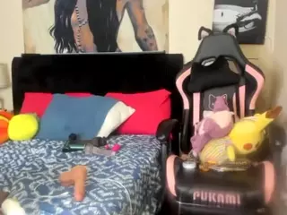 KITTIEFRECKLES's Live Sex Cam Show