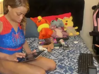 KITTIEFRECKLES's Live Sex Cam Show