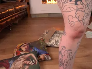 BeatrizDoll's Live Sex Cam Show