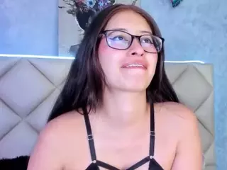 katniss-lovee's Live Sex Cam Show