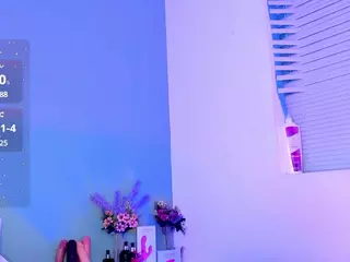 LovelyNicki's Live Sex Cam Show