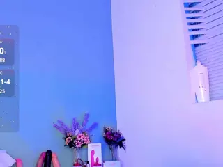 LovelyNicki's Live Sex Cam Show