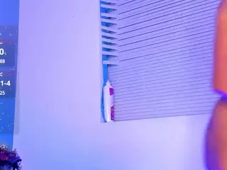 LovelyNicki's Live Sex Cam Show