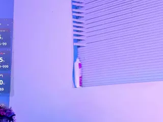 LovelyNicki's Live Sex Cam Show