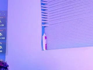 LovelyNicki's Live Sex Cam Show