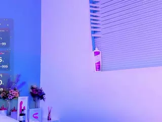 LovelyNicki's Live Sex Cam Show