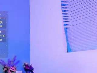 LovelyNicki's Live Sex Cam Show