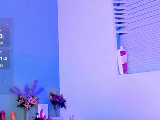 LovelyNicki's Live Sex Cam Show