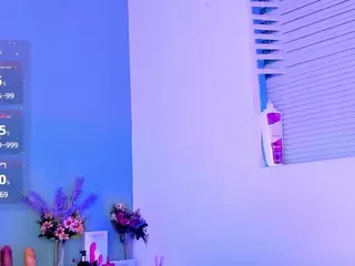 LovelyNicki's Live Sex Cam Show