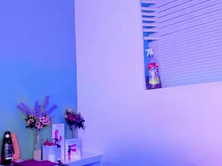 LovelyNicki's Live Sex Cam Show