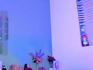 LovelyNicki's Live Sex Cam Show
