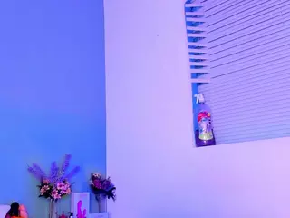 LovelyNicki's Live Sex Cam Show