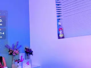 LovelyNicki's Live Sex Cam Show