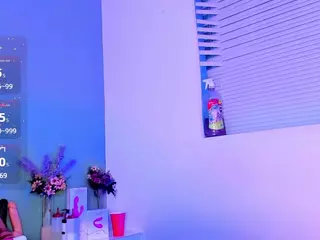 LovelyNicki's Live Sex Cam Show