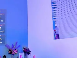 LovelyNicki's Live Sex Cam Show