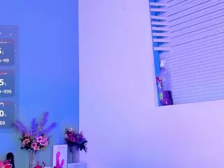 LovelyNicki's Live Sex Cam Show