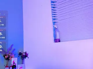 LovelyNicki's Live Sex Cam Show