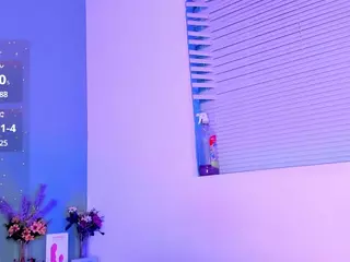 LovelyNicki's Live Sex Cam Show